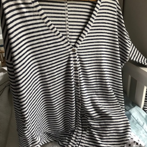 NWOT  Super comfortable button-up top L. FREE mystery gift with EVERY purchase! - Picture 6 of 6